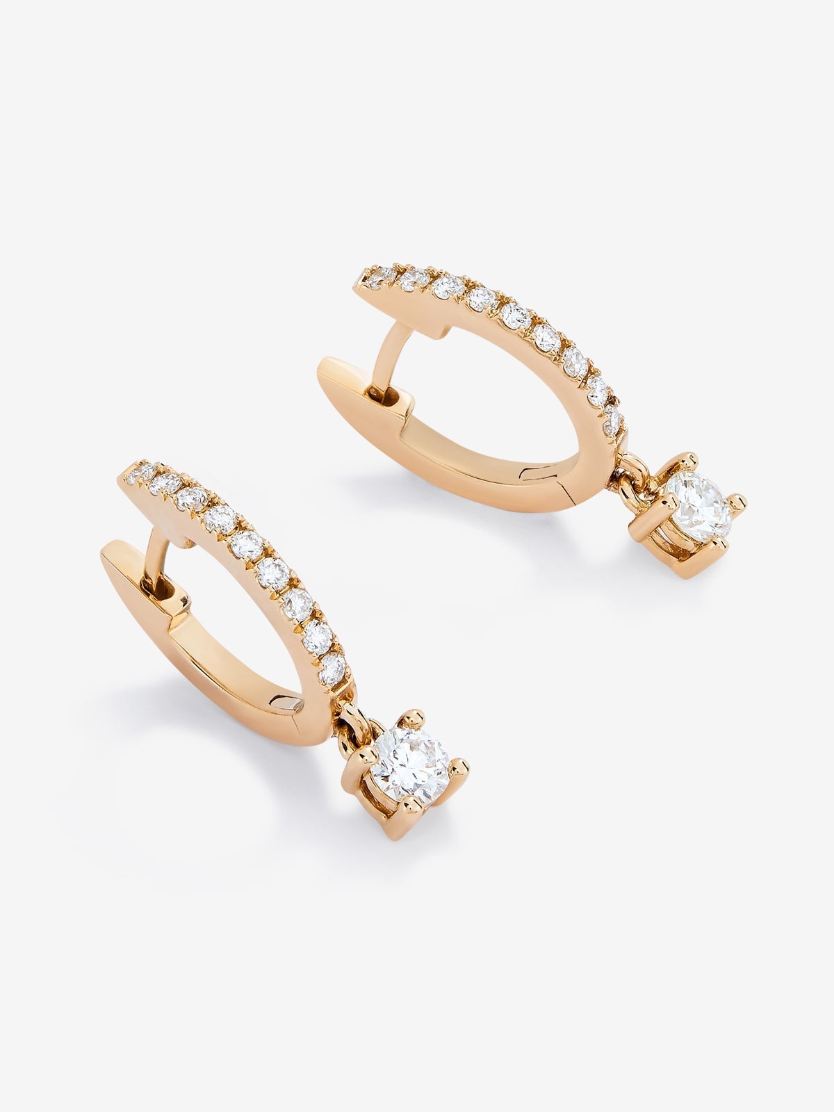 Pendientes de oro rosa de 18K con 20 diamantes en talla brillante con un total de 0,38 cts
