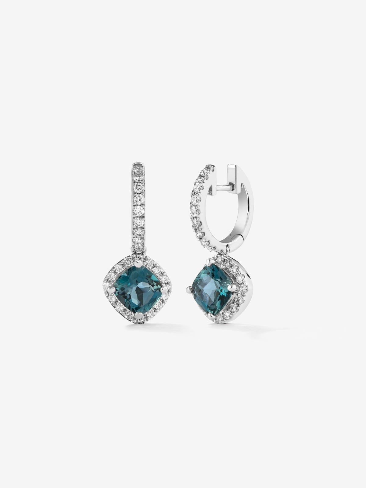 18K white gold hoop earrings with 2 cushion-cut London blue topazes with a total of 2.16 cts and 52 brilliant-cut diamonds with a total of 0.49 cts