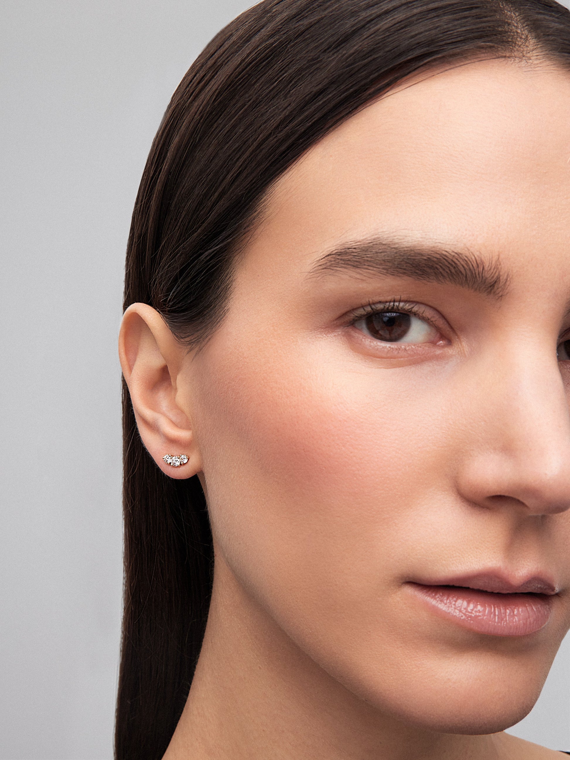 Pendientes de oro amarillo de 18K con diamantes blancos en talla brillante de 0,58 cts