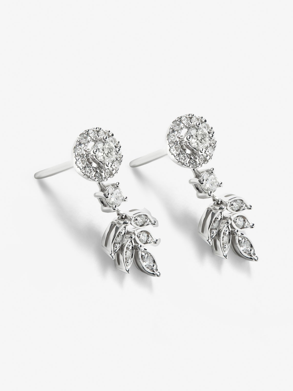 Pendientes desmontables de oro blanco de 18K con diamantes blancos en talla brillante y baguette de 1,31 cts
