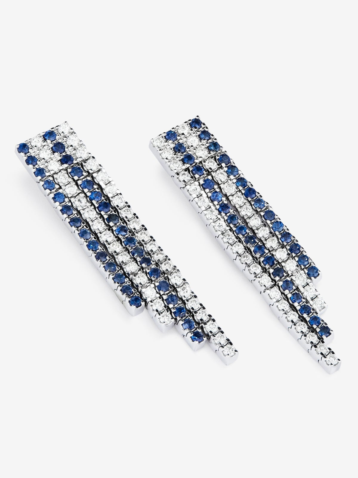 Pendientes colgante de oro blanco de 18K con diamante y zafiro