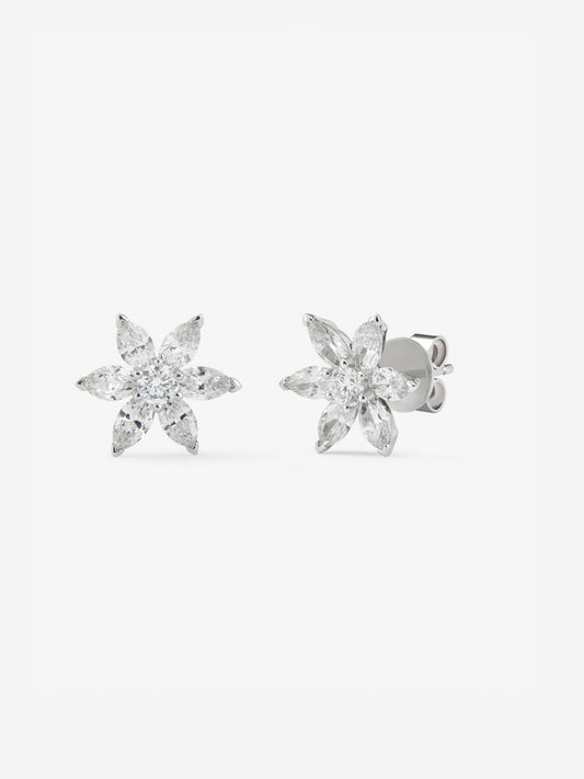 Pendientes de oro blanco de 18K con 2 diamantes en talla brillante con un total de 0,16 cts y 10 en talla marquise con un total de 1,06 cts