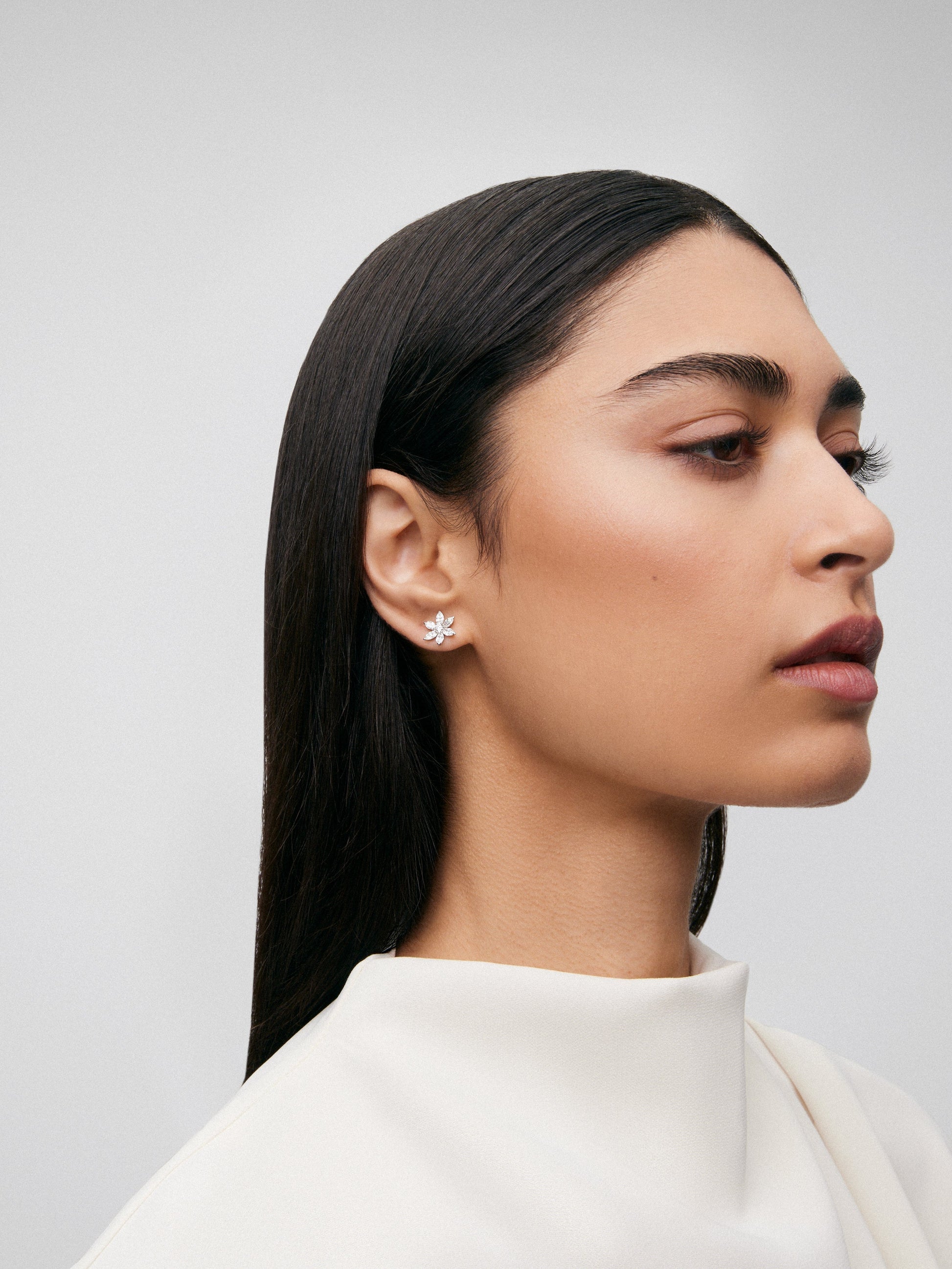 Pendientes flor de oro blanco de 18K con diamantes