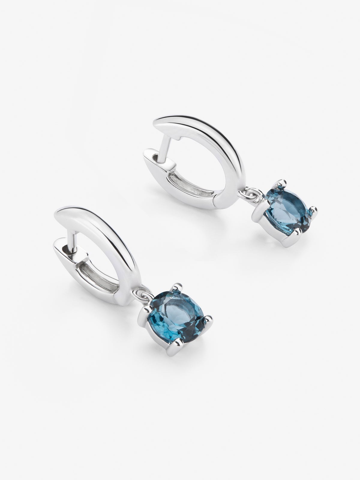 Pendientes de plata 925 con topacios azul london en talla brillante de 1,4 cts