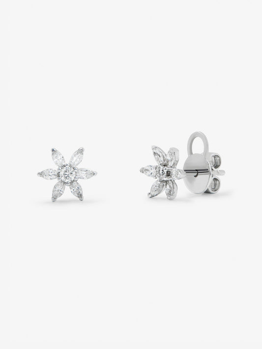 Pendientes de oro blanco de 18K con 12 diamantes en talla marquise con un total de 0,36 cts y 2 en talla brillante con un total de 0,09 cts