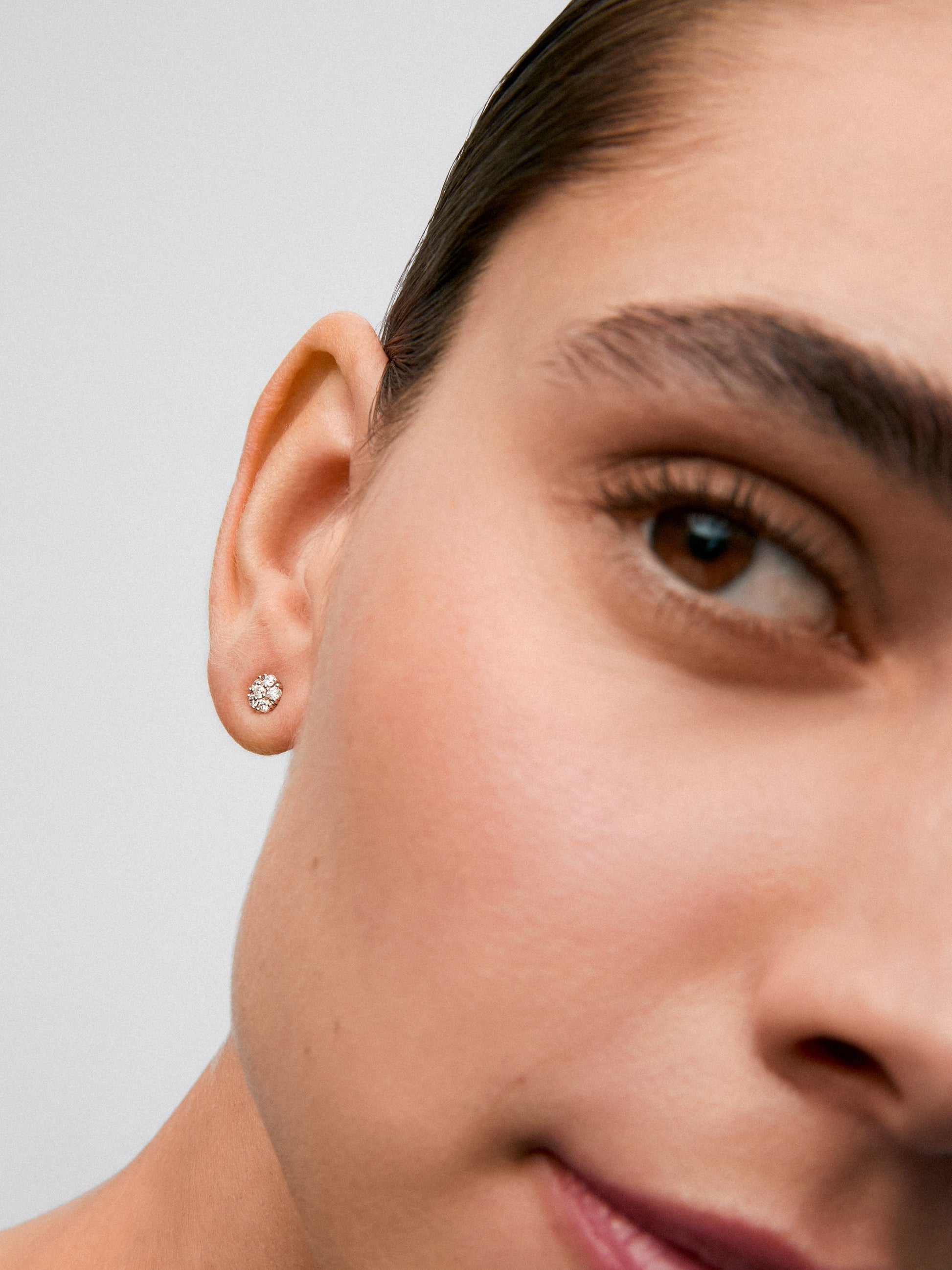Pendientes de oro blanco de 18kt con diamantes