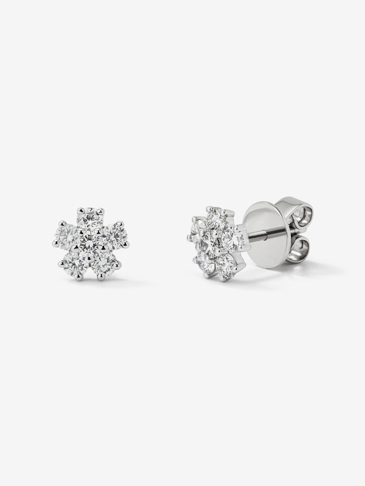 Pendientes de oro blanco de 18K con diamantes en talla brillante con un total de 0,6 cts