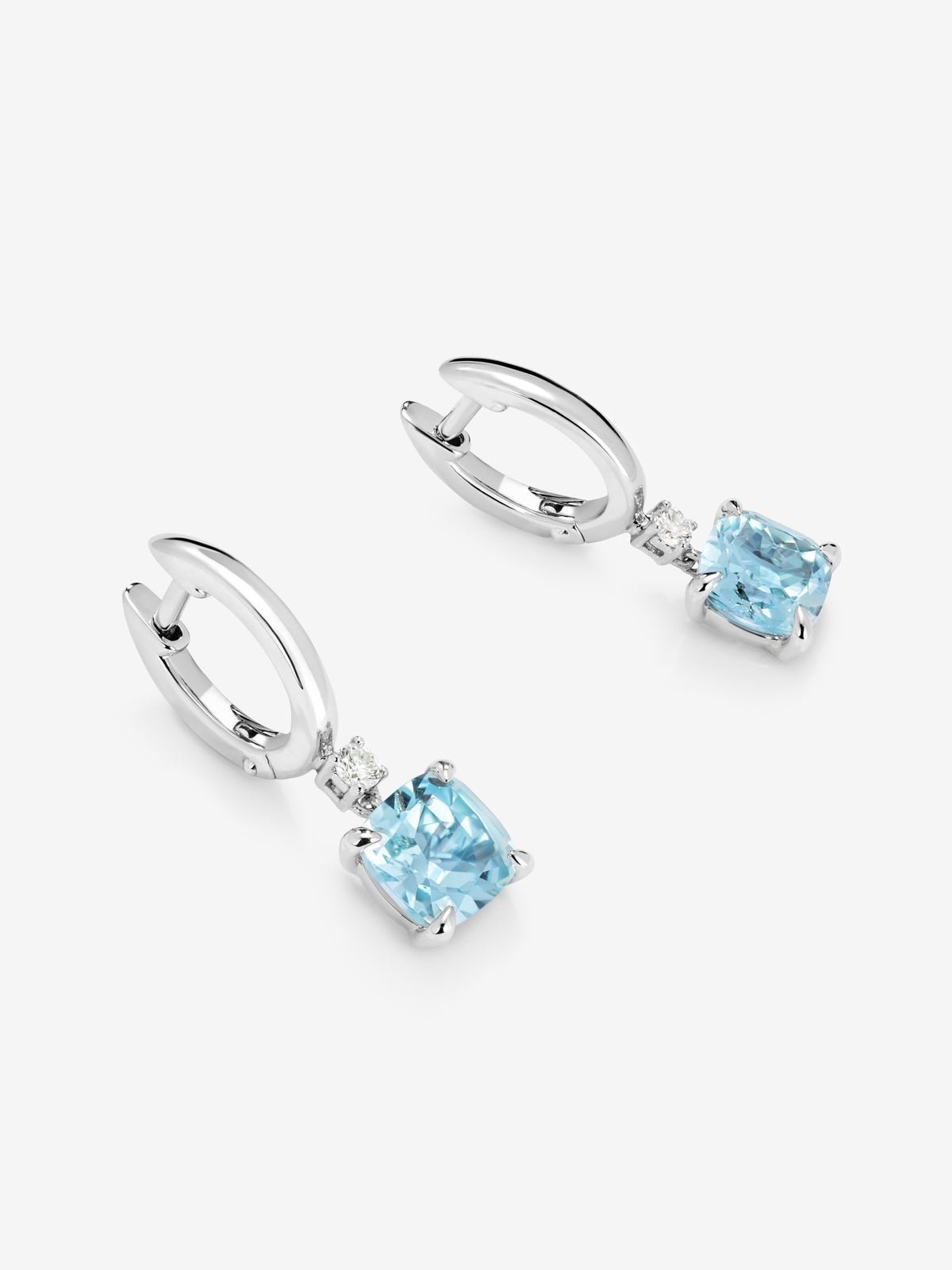 Pendientes aro de plata 925 con topacio colgante