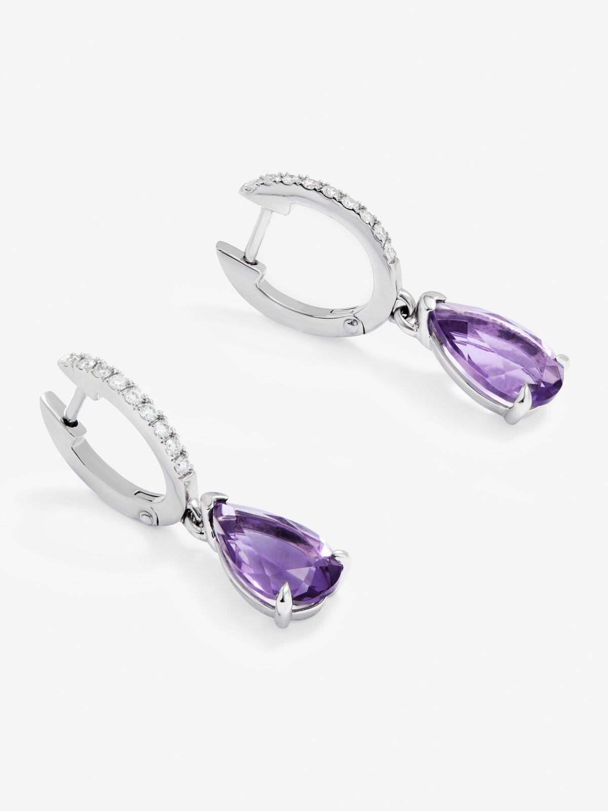 Pendientes de aro con colgante de oro blanco de 18K con amatista y diamante