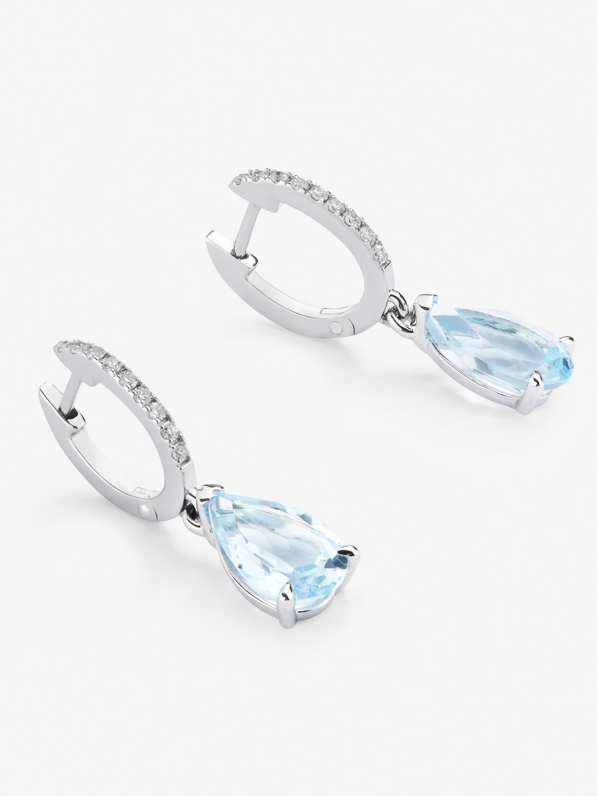 Pendientes de aro con colgante de oro blanco de 18K con topacio y diamante