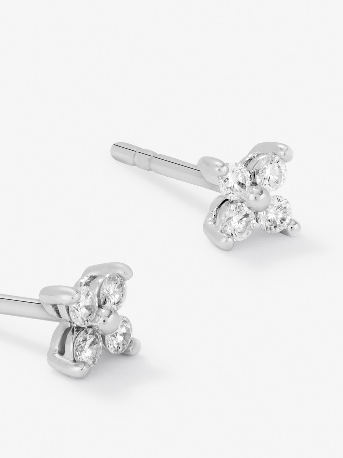 Pendientes flor de oro blanco de 18K con diamantes