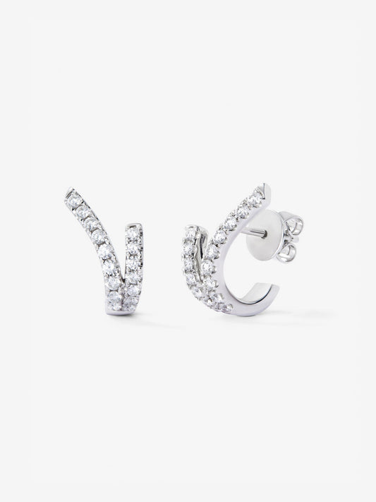 Pendientes de oro blanco de 18K con 32 diamantes en talla brillante con un total de 0,56 cts