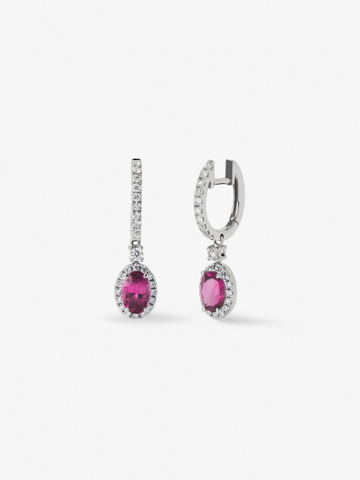 Pendientes de oro blanco de 18K con zafiro rosa