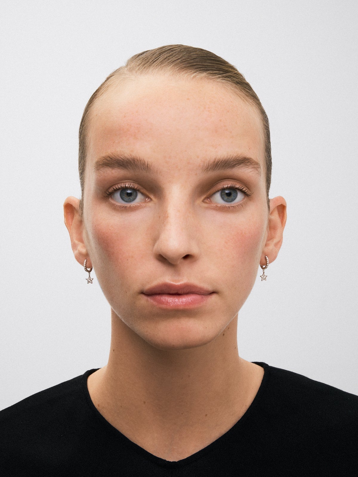 Pendientes con forma de estrella de oro blanco de 18kt con diamantes