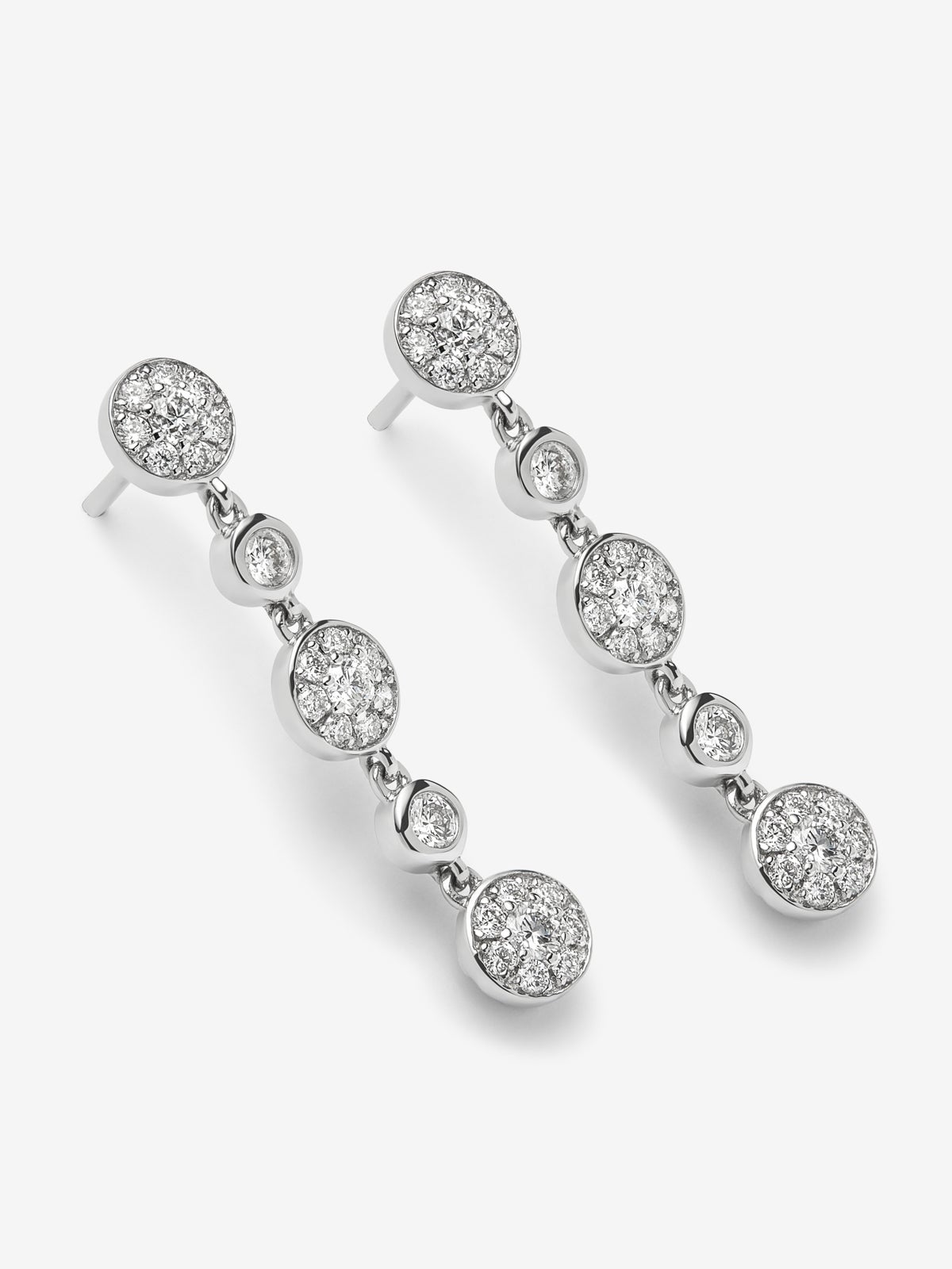 Pendientes de oro blanco de 18K con 10 diamantes en talla brillante de 0,7 cts