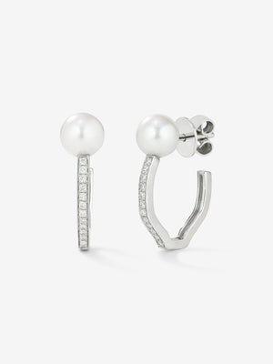 Pendientes de oro blanco de 18K con 2 perlas akoya y 24 diamantes en talla brillante con un total de 0,11 cts