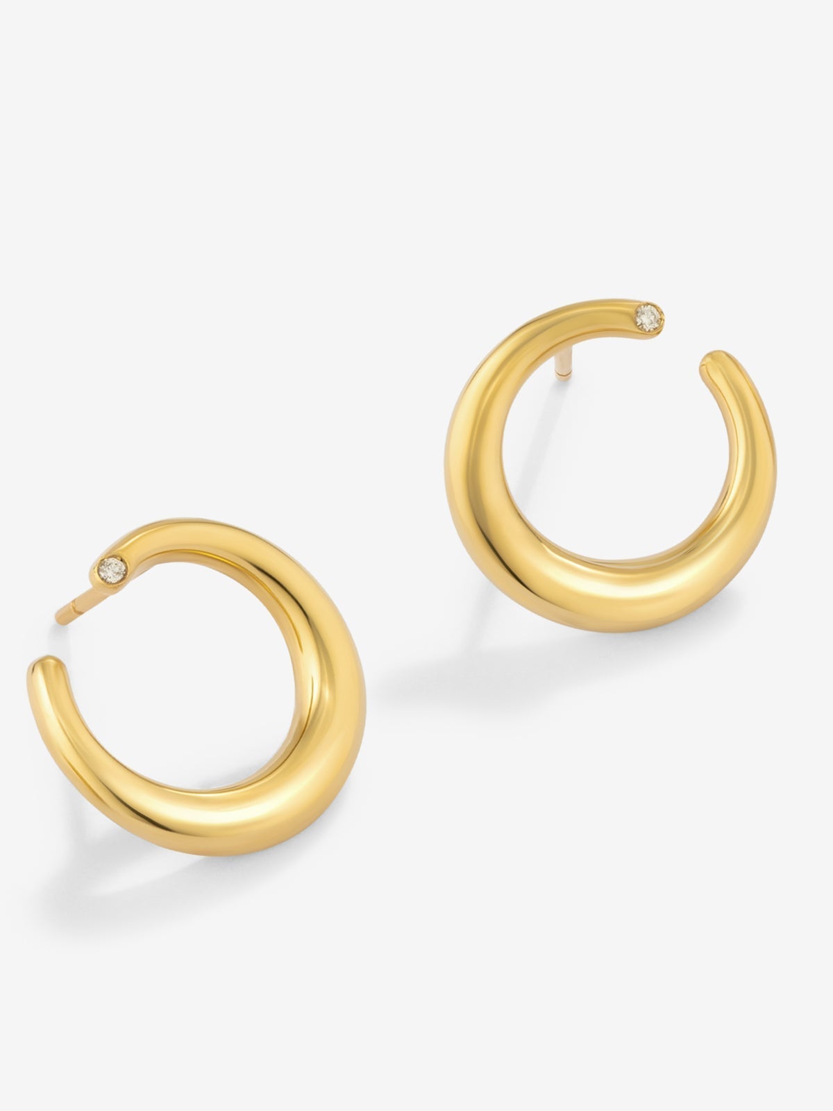 Pendientes aro liso pequeño de oro amarillo de 18K con diamante