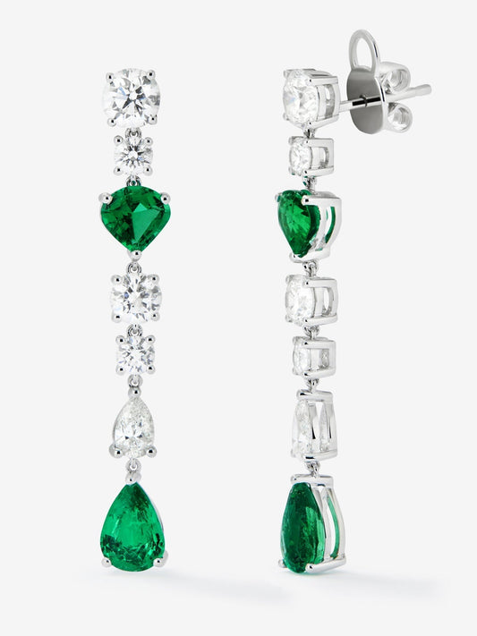 Pendientes de oro blanco de 18K con esmeraldas verdes en talla pera de 3,3 cts y diamantes blancos en talla pera y brillante de 2,15 cts
