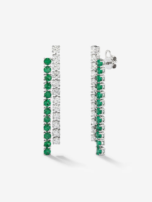 Pendientes de oro blanco de 18K con esmeraldas verdes en talla brillante de 2,21 cts y diamantes blancos en talla brillante de 2,57 cts