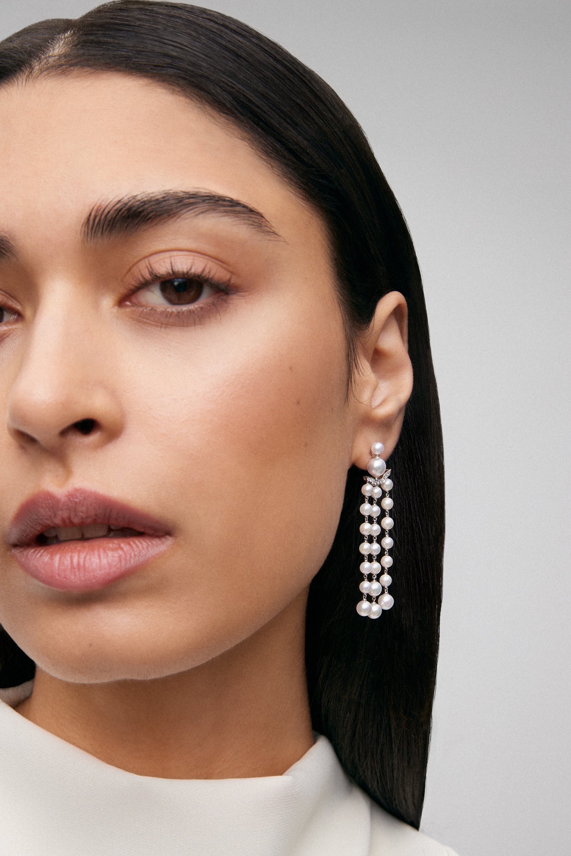 Pendientes de oro blanco con diamantes y perla Akoya