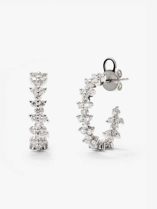 Pendientes de aro de oro blanco de 18K con 66 diamantes en talla brillante con un total de 1,01 cts