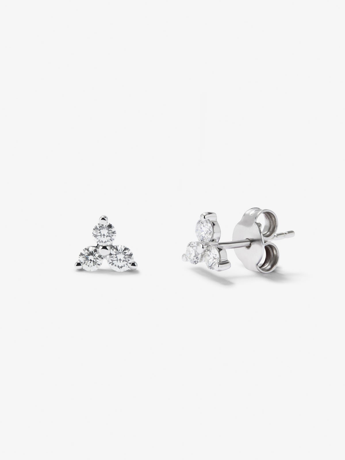 Pendientes de oro blanco de 18K con 6 diamantes en talla brillante con un total de 0,36 cts