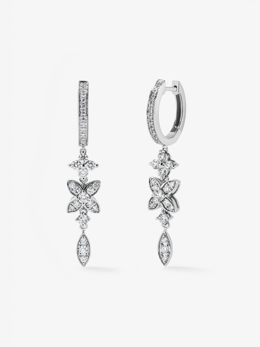 Pendientes de oro blanco de 18K con 58 diamantes en talla brillante con un total de 0,76 cts
