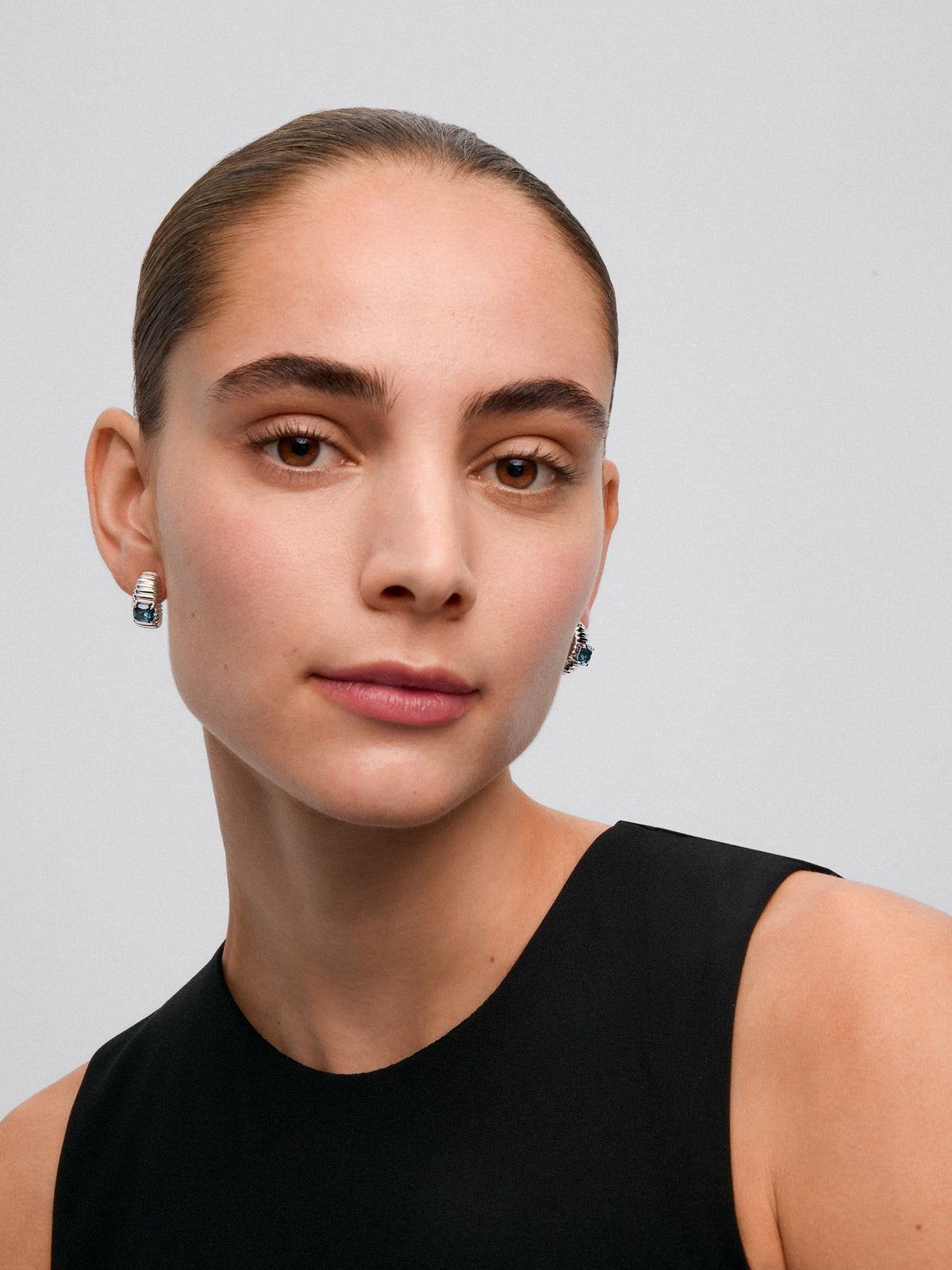 Pendientes gallonados de plata 925 con  topacios azul London