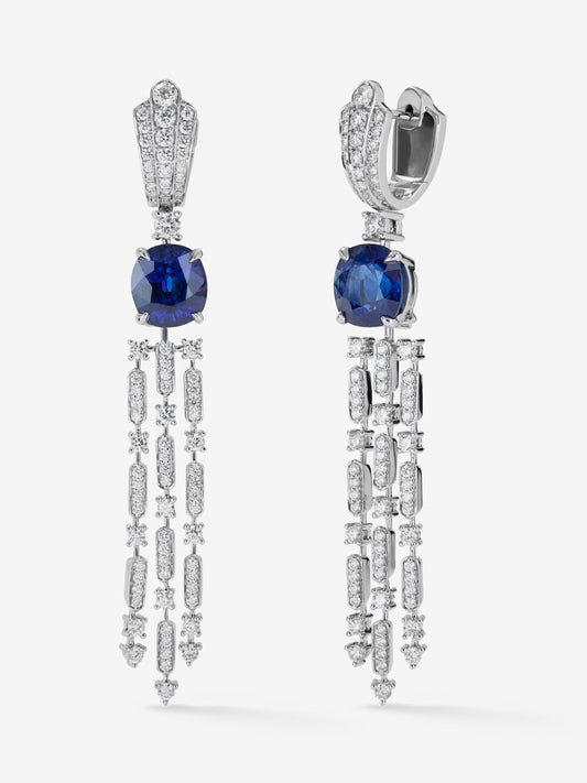 Pendientes de alta joyería en oro blanco de 18K con zafiros azul royal en talla cushion y diamantes en talla brillante