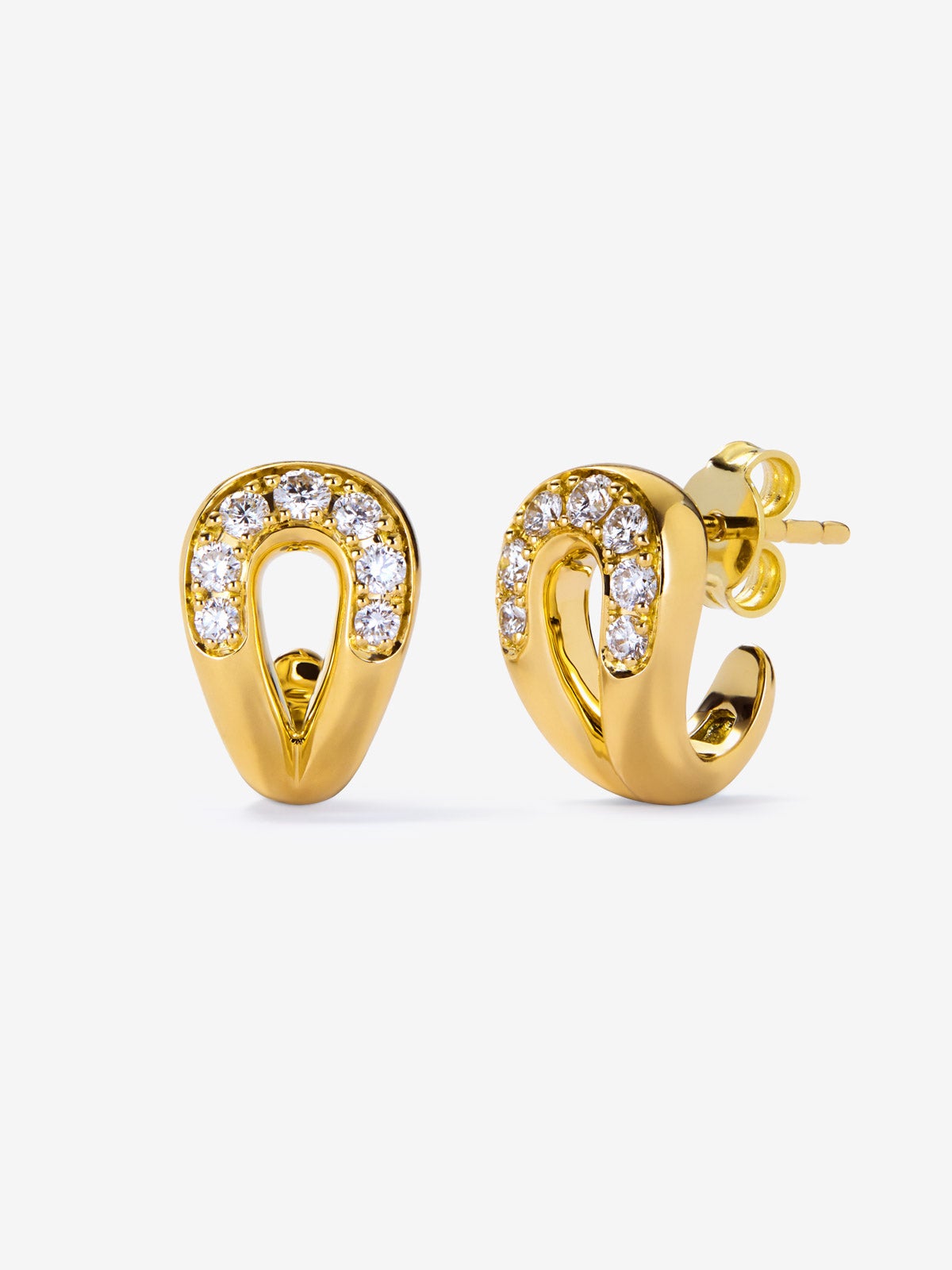 Pendientes eslabón de oro amarillo de 18K con  14 diamantes en talla brillante con un total de 0,3 cts