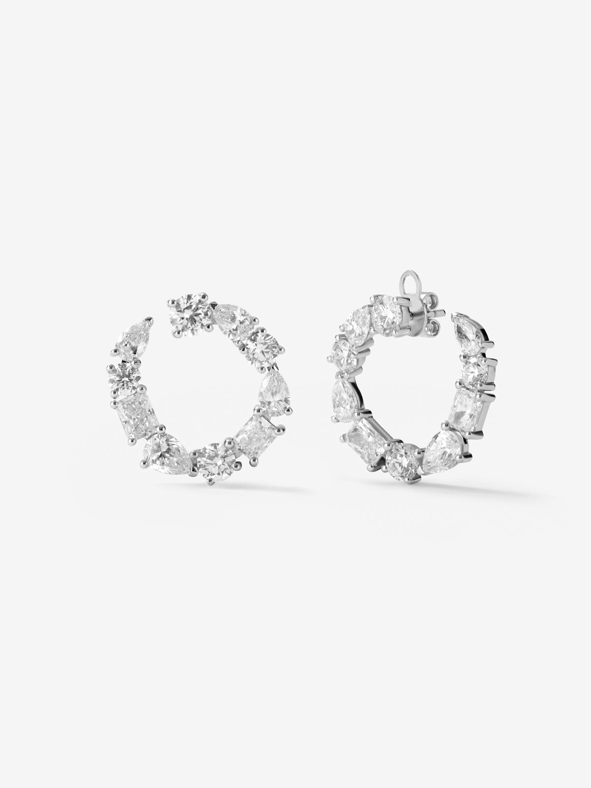 Pendientes de aro de Alta Joyería en oro blanco de 18K con diamantes