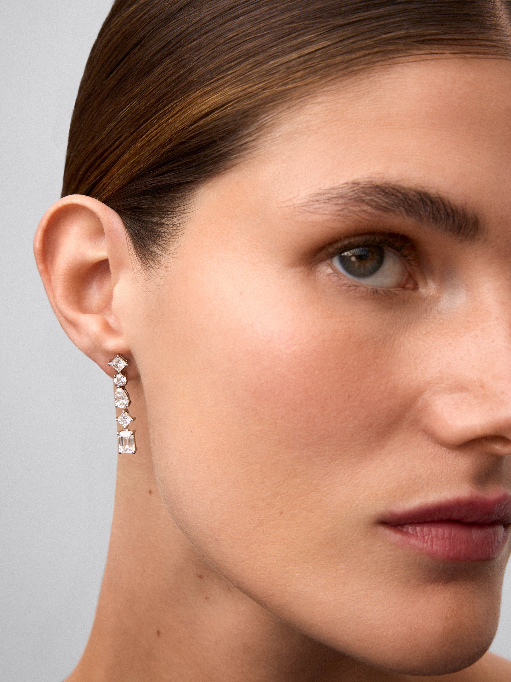 Pendientes de alta joyería en oro blanco de 18K y diamantes