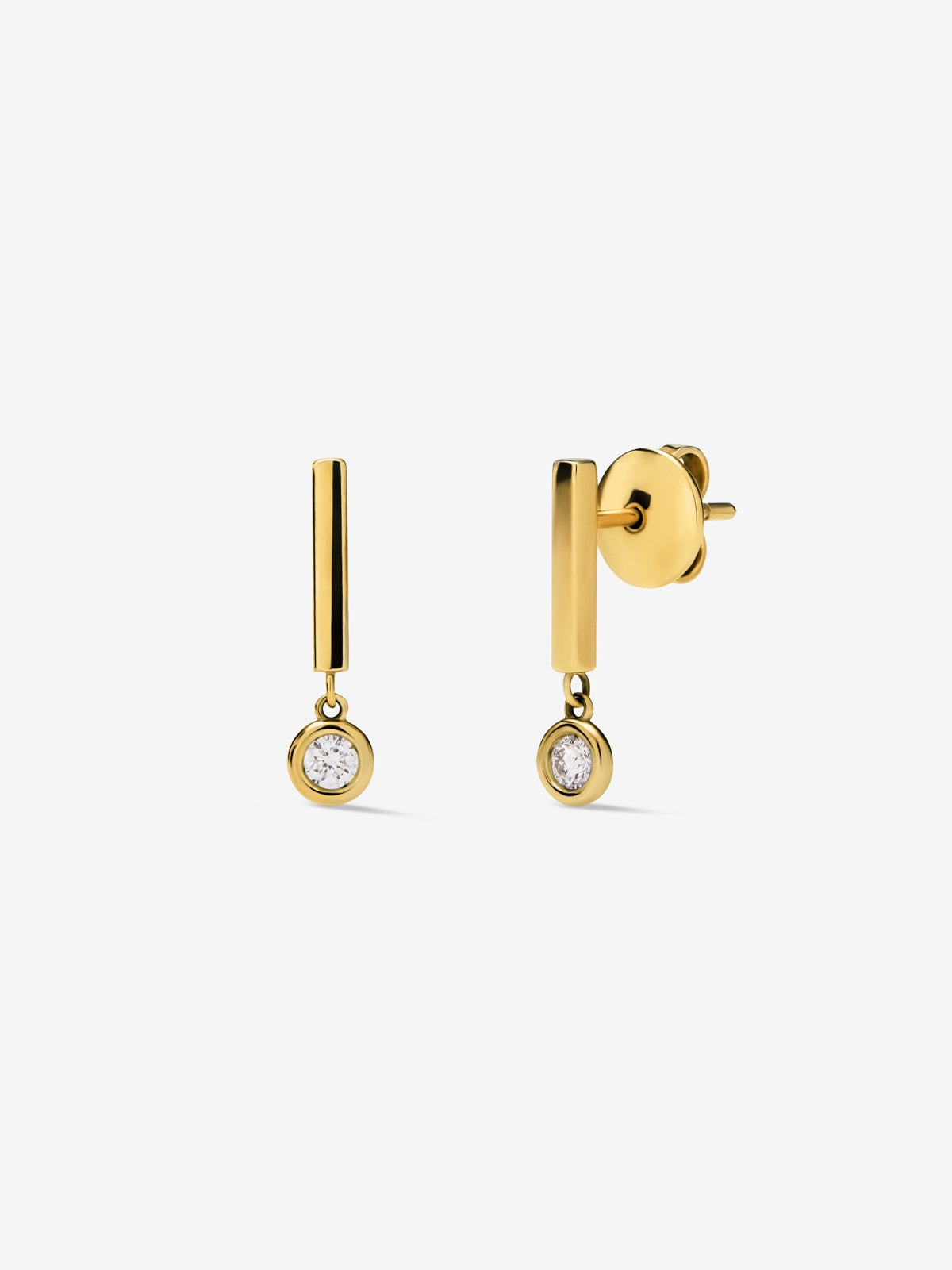 Pendientes de oro amarillo de 18K con 2 diamantes en talla brillante con un total de 0,12 cts