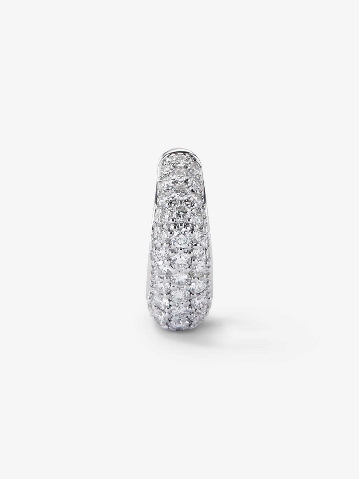 Pendientes de oro blanco de 18K con pavé de diamantes en talla brillante con un total de 0,71 cts