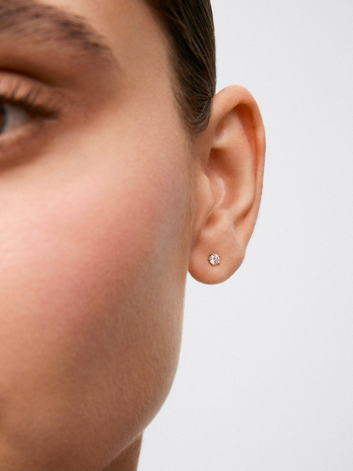 Pendientes de oro blanco de 18K con diamantes blancos en talla brillante de 0,3 cts