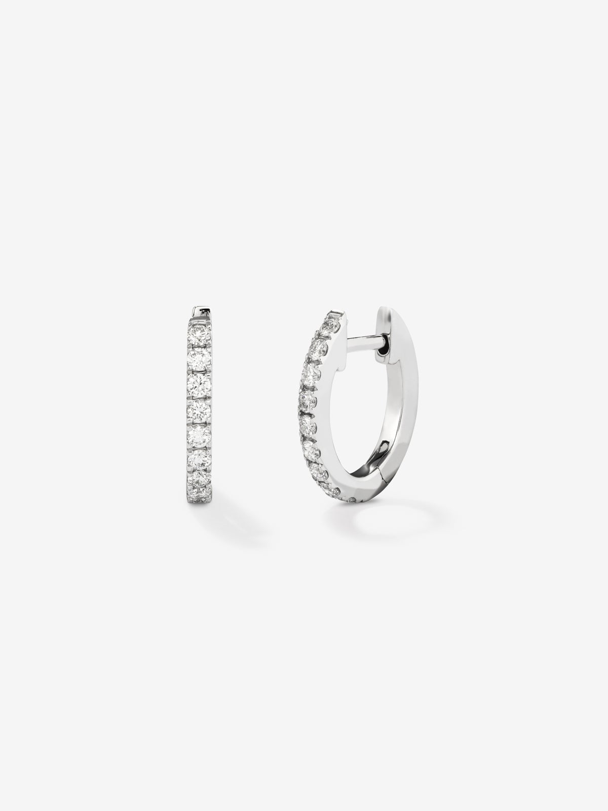 Pendientes aro de oro blanco de 18K con diamantes