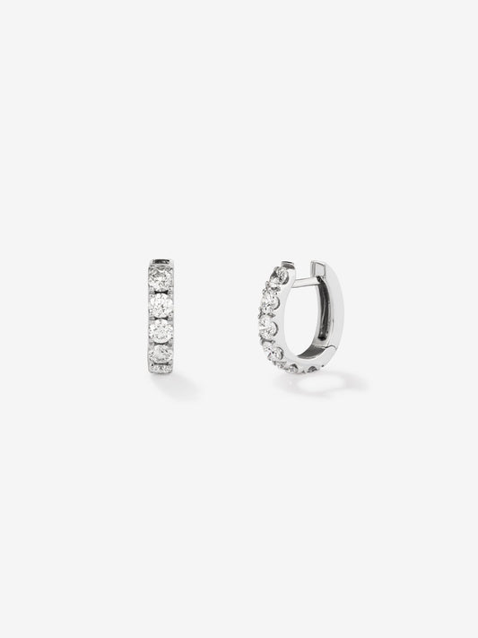 Pendientes de aro de oro blanco de 18K con 12 diamantes en talla brillante con un total de 1,2 cts 