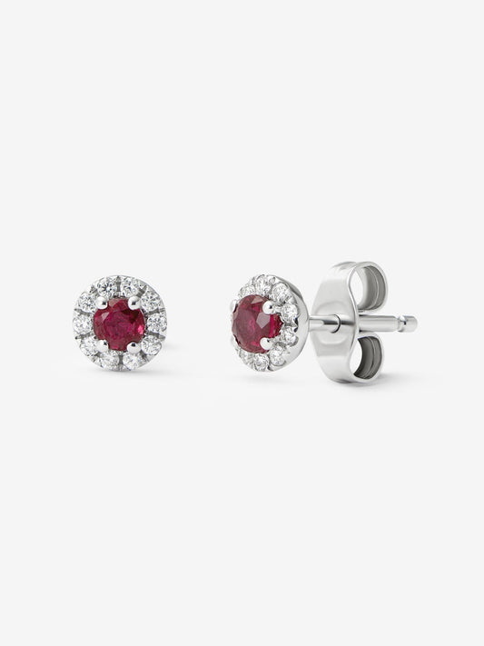 Pendientes de oro blanco de 18K con diamantes en talla brillante de 0,1 cts y rubíes rojos en talla brillante de 0,33 cts