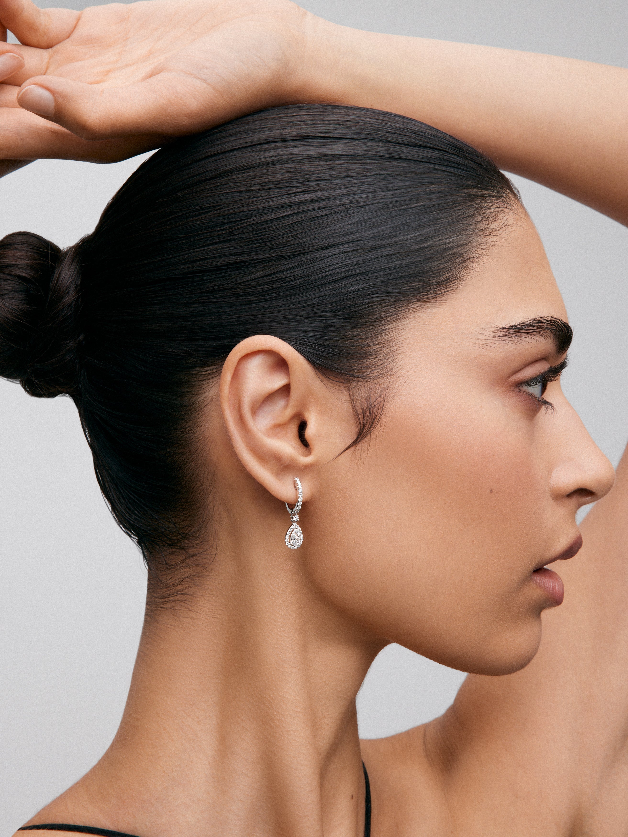 Pendientes de oro blanco con diamantes en talla brillante