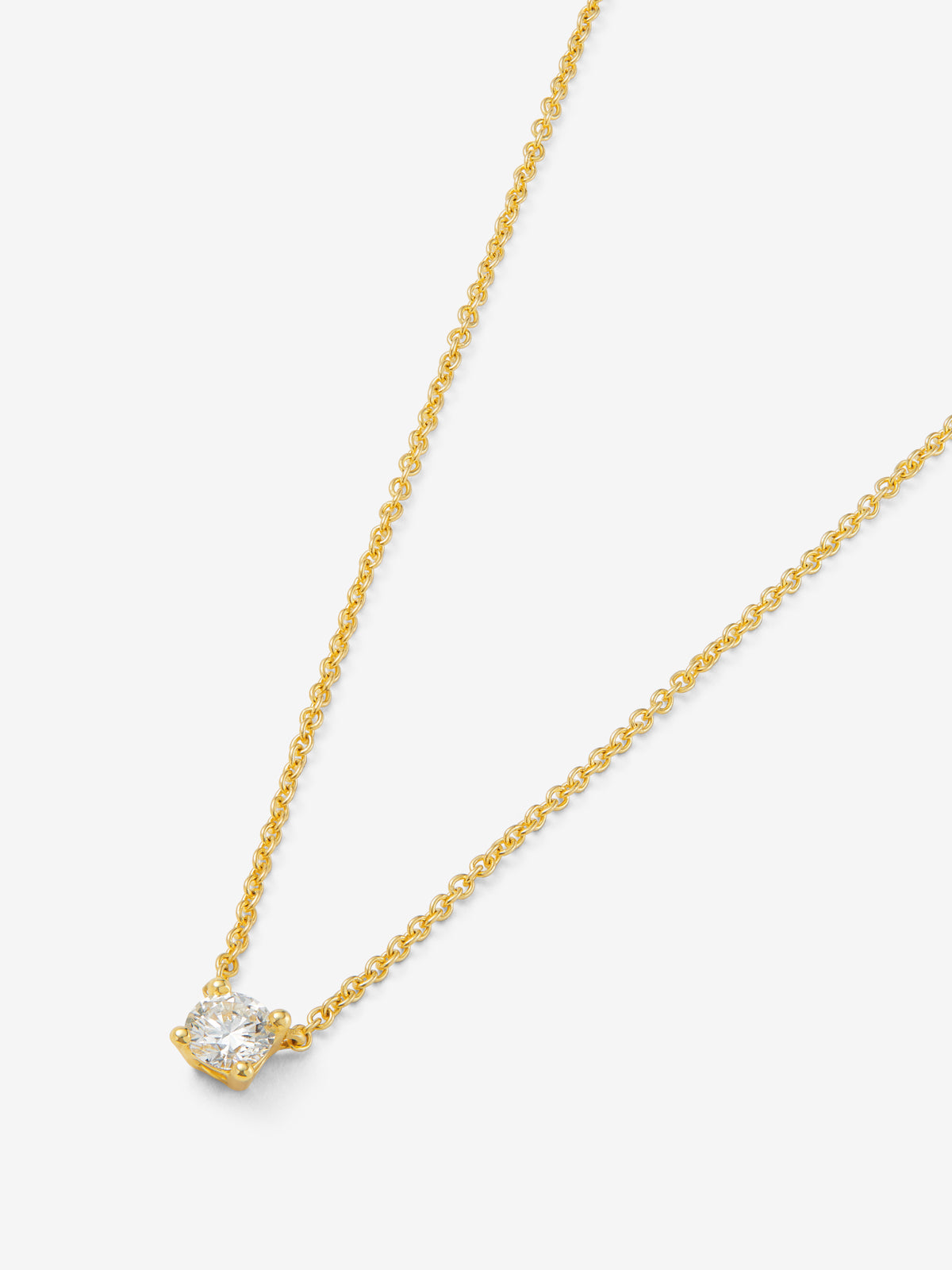 Collar de oro amarillo de 18K con diamante central en talla brillante de 0,30 cts