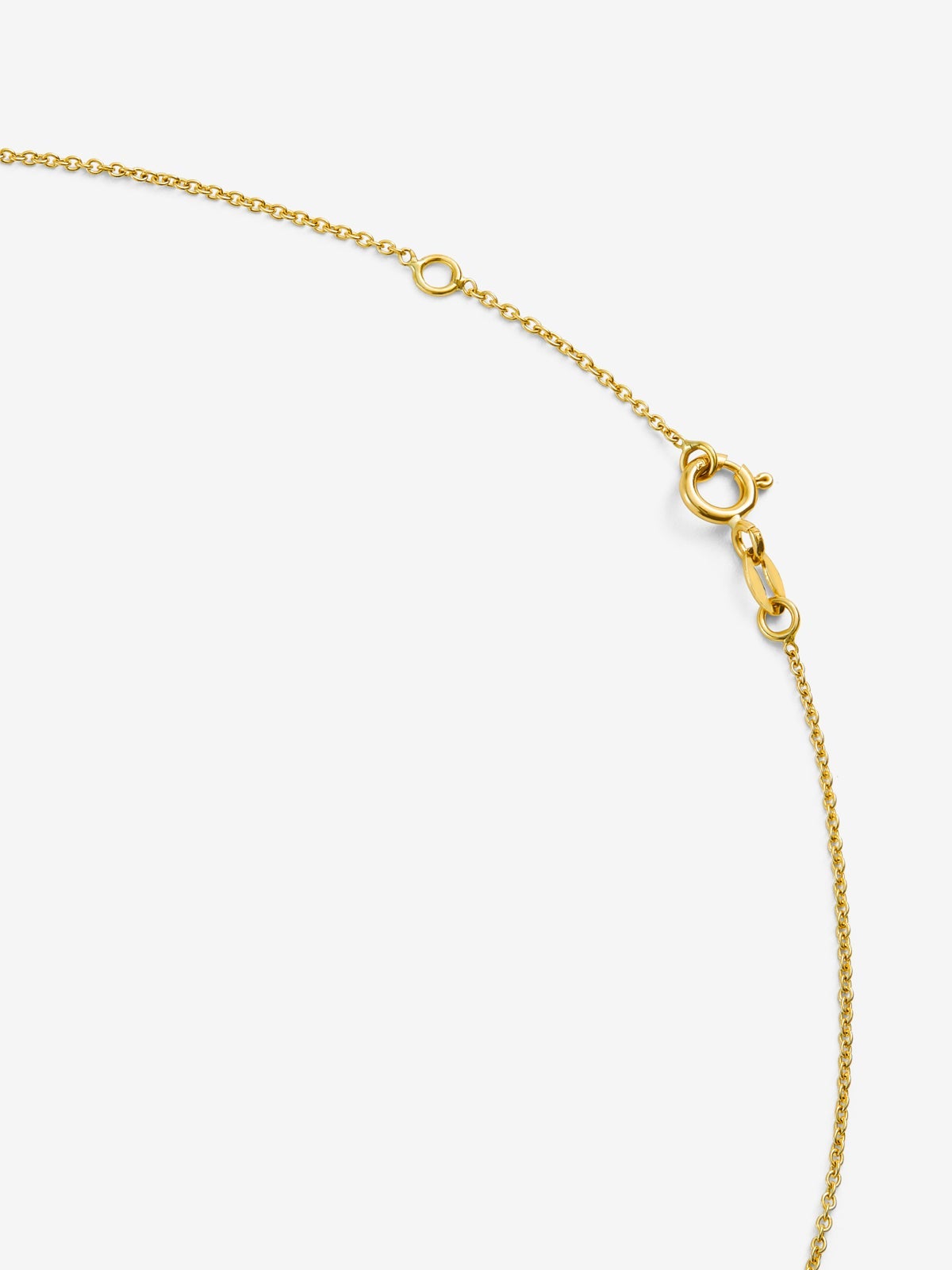 Collar de oro amarillo de 18K con diamante central en talla brillante de 0,30 cts