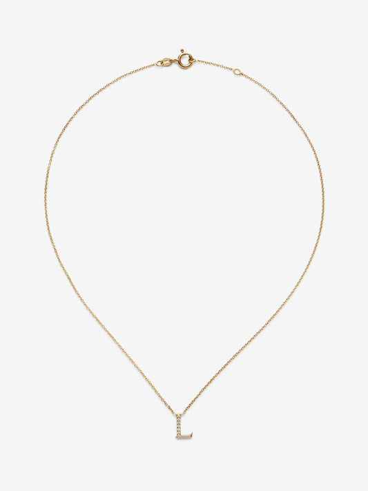 Colgante de oro amarillo de 18K con letra L y 12 diamantes en talla brillante con un total de 0,07 cts