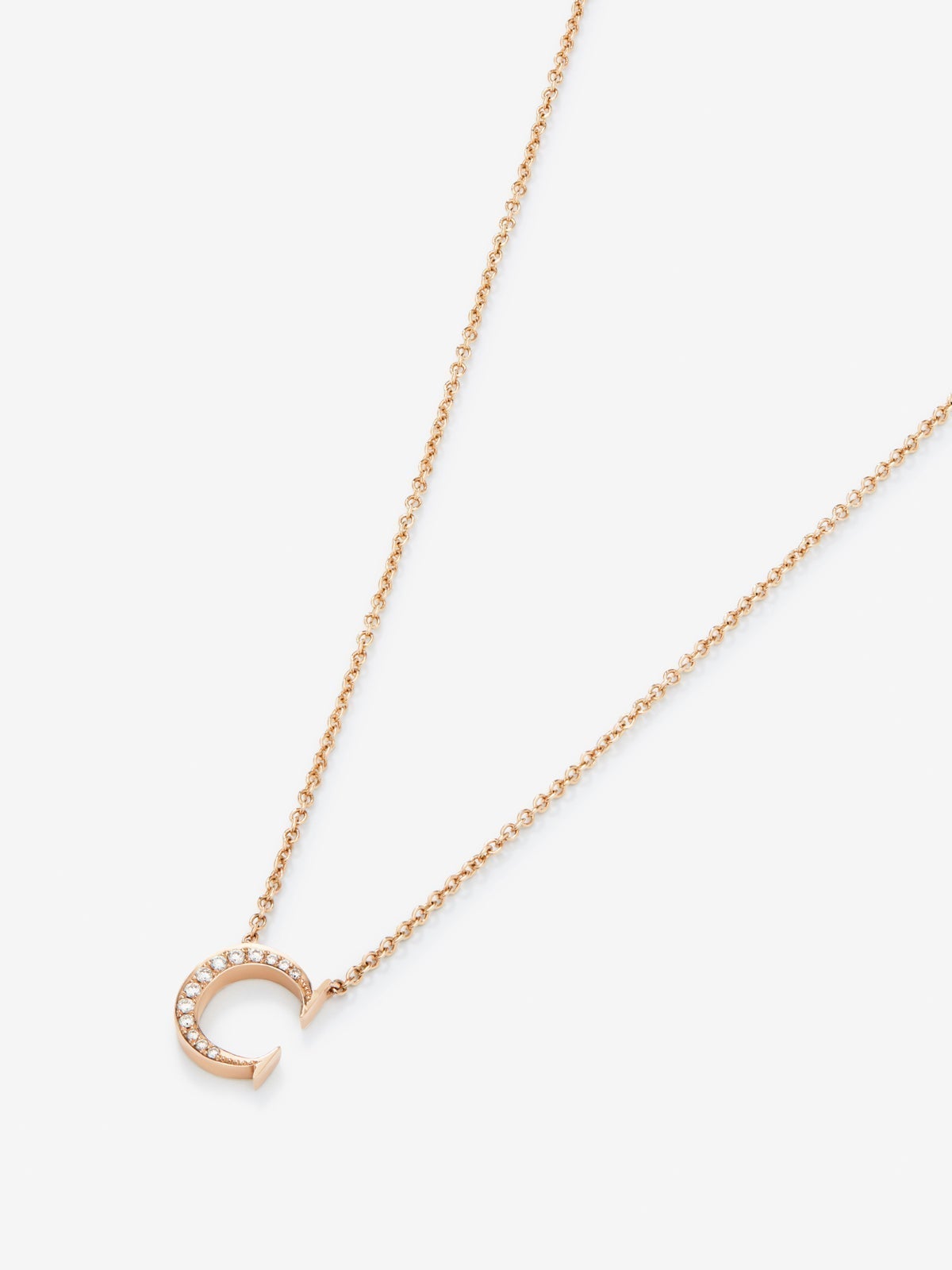 Colgante cadena con inicial de oro rosa de 18K y diamantes