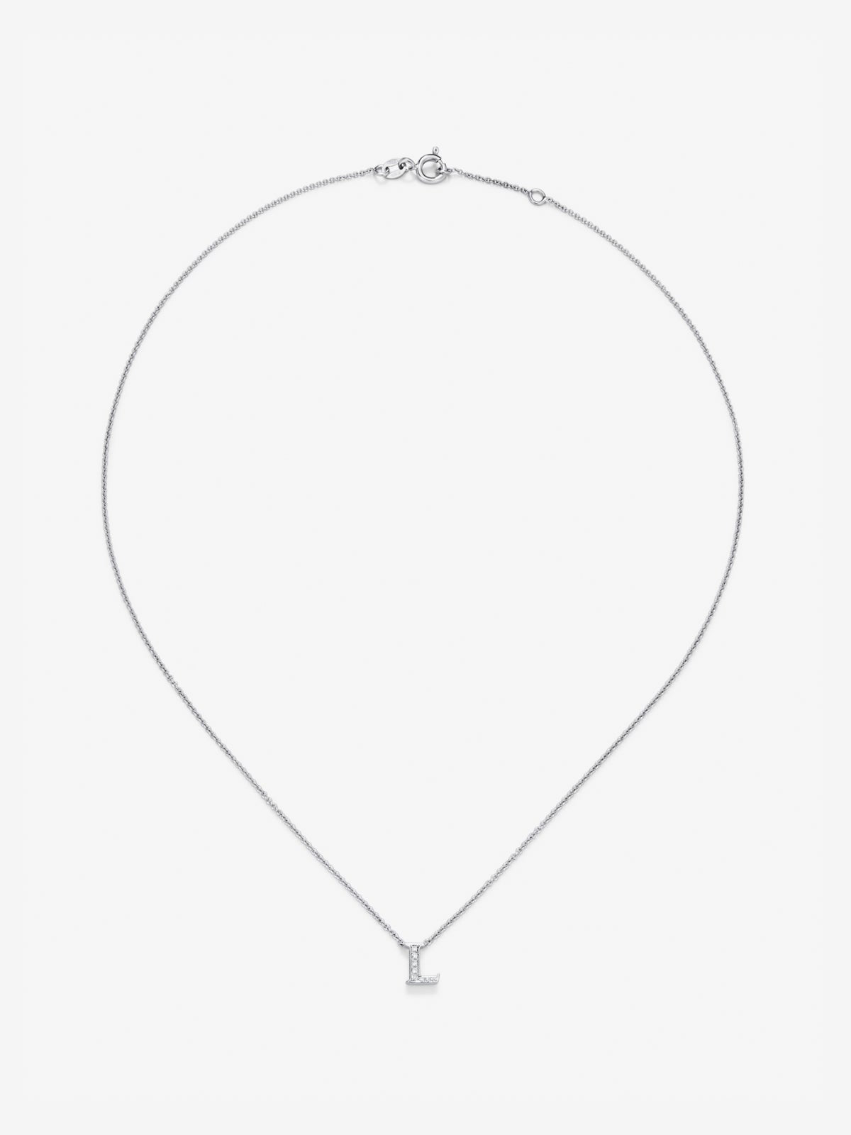 Colgante de oro blanco de 18K con letra L en pavé de 5 diamantes en talla brillante con un total de 0,02 cts
