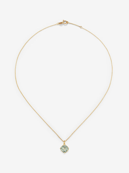 Colgante cadena de oro amarillo de 18K con amatista verde