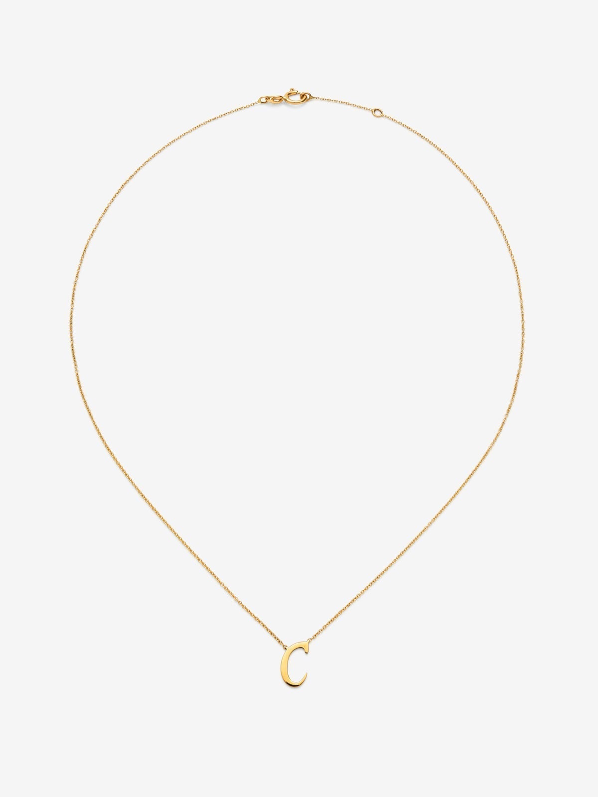 Colgante de oro amarillo de 18K con letra C