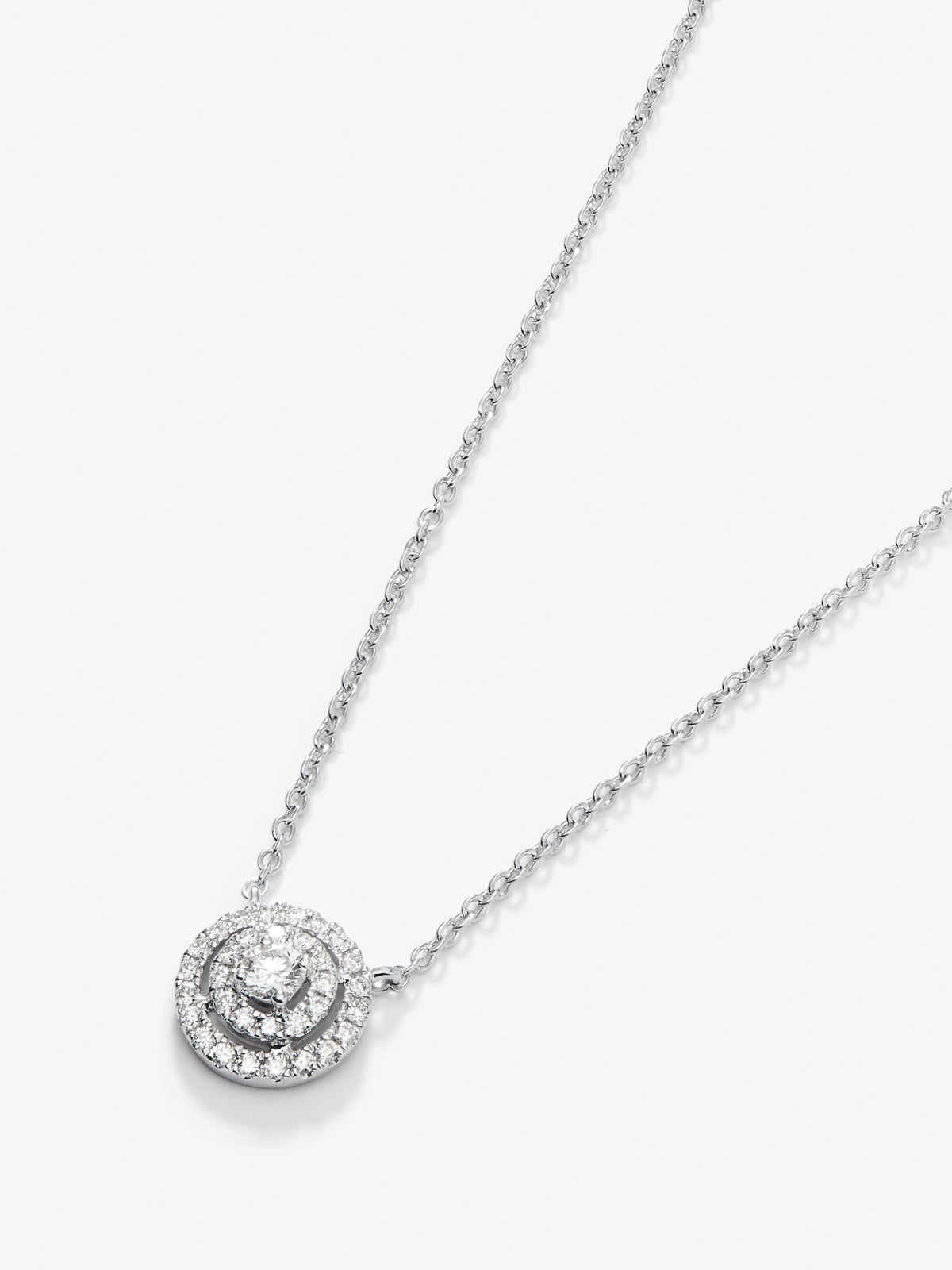 Colgante de oro blanco de 18K con 33 diamantes en talla brillante con un total de 0,25 cts