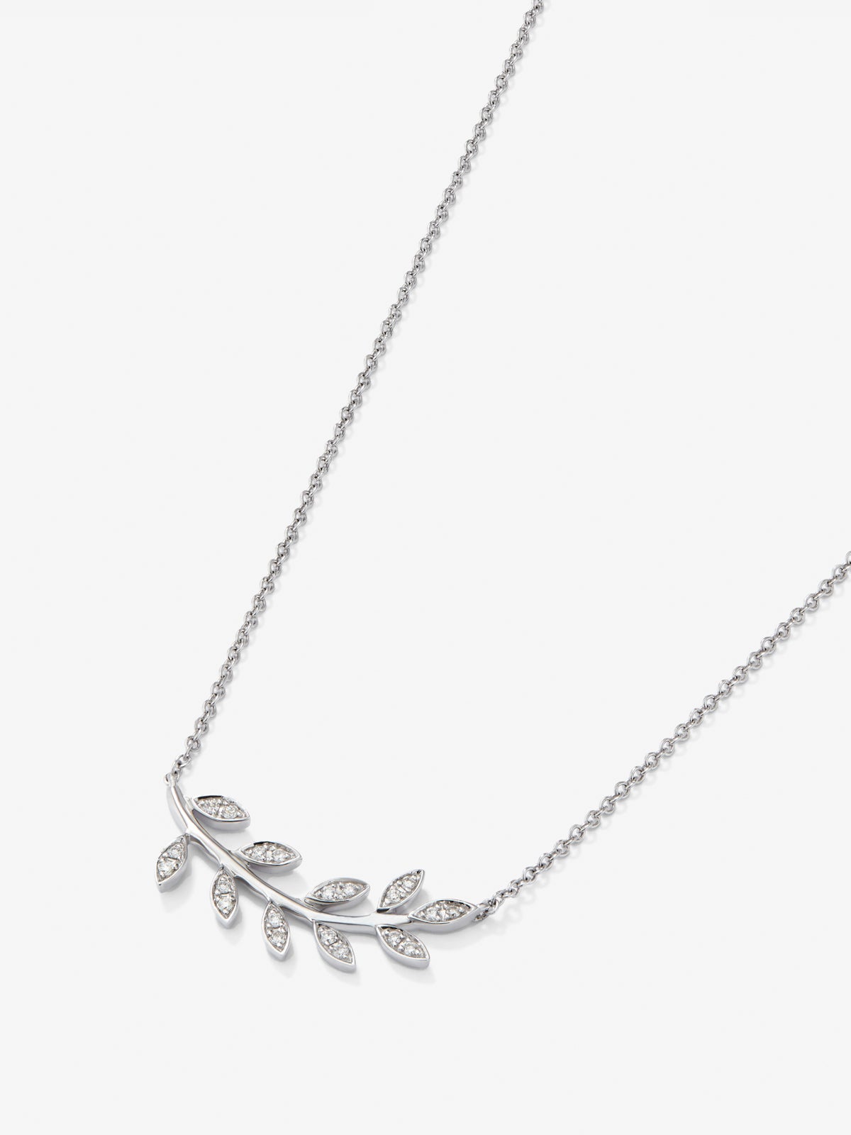 Colgante cadena hojas de oro blanco de 18K con diamante