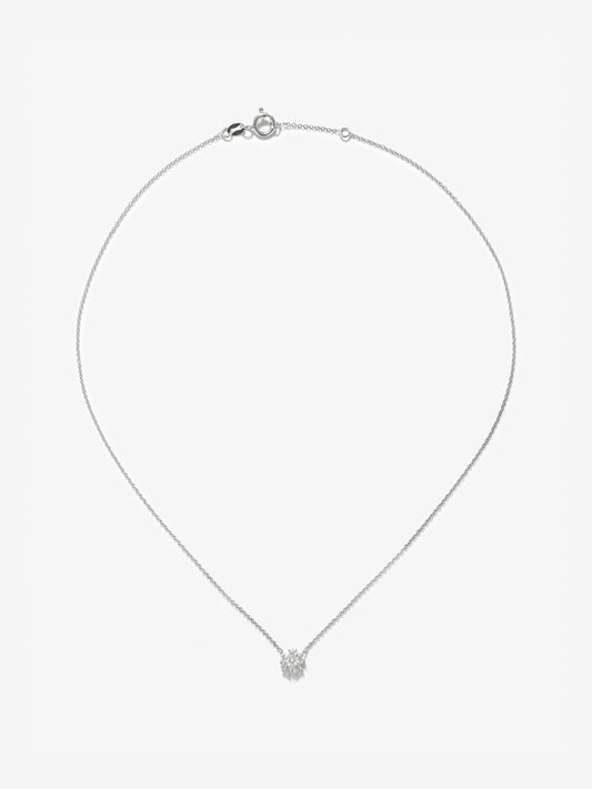 Colgante de oro blanco de 18kt con diamantes