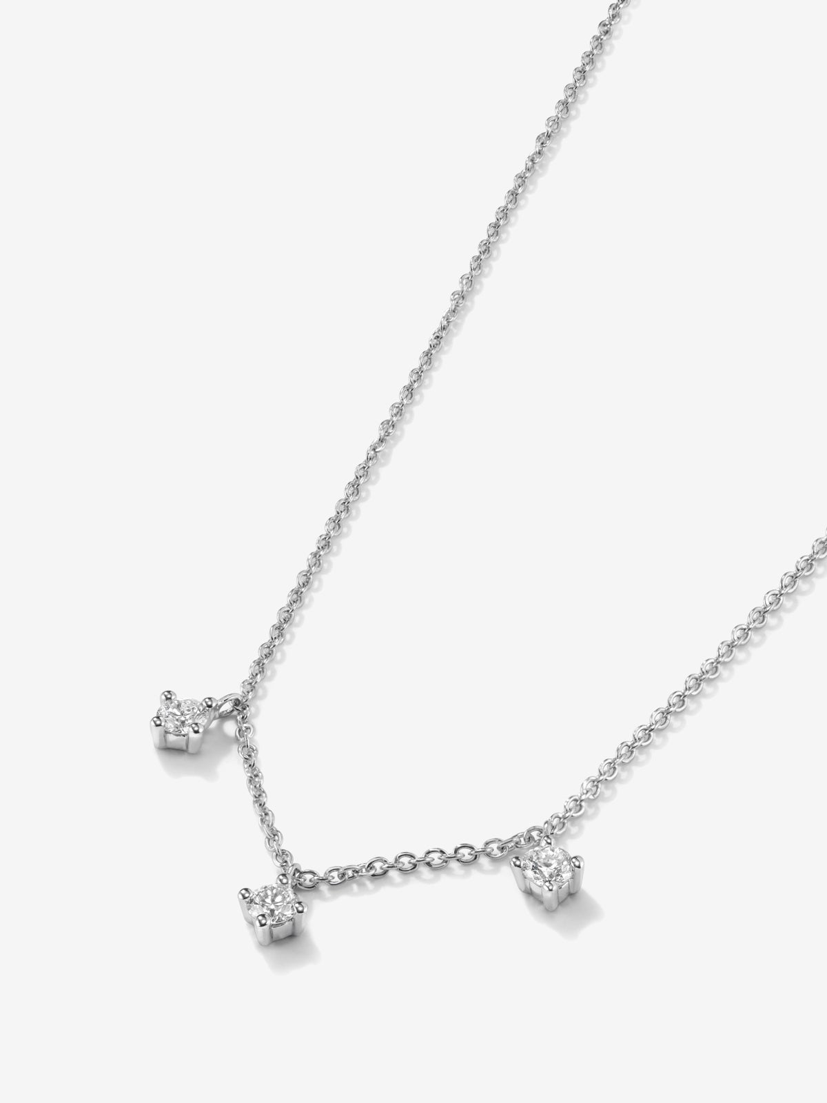 Colgante de oro blanco de 18K con diamantes en talla brillante de 0,33 cts